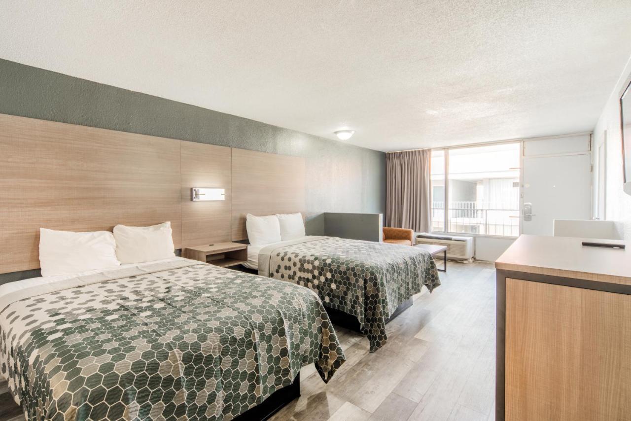 Econo Lodge Inn & Suites Near Bricktown Oklahoma City Bagian luar foto