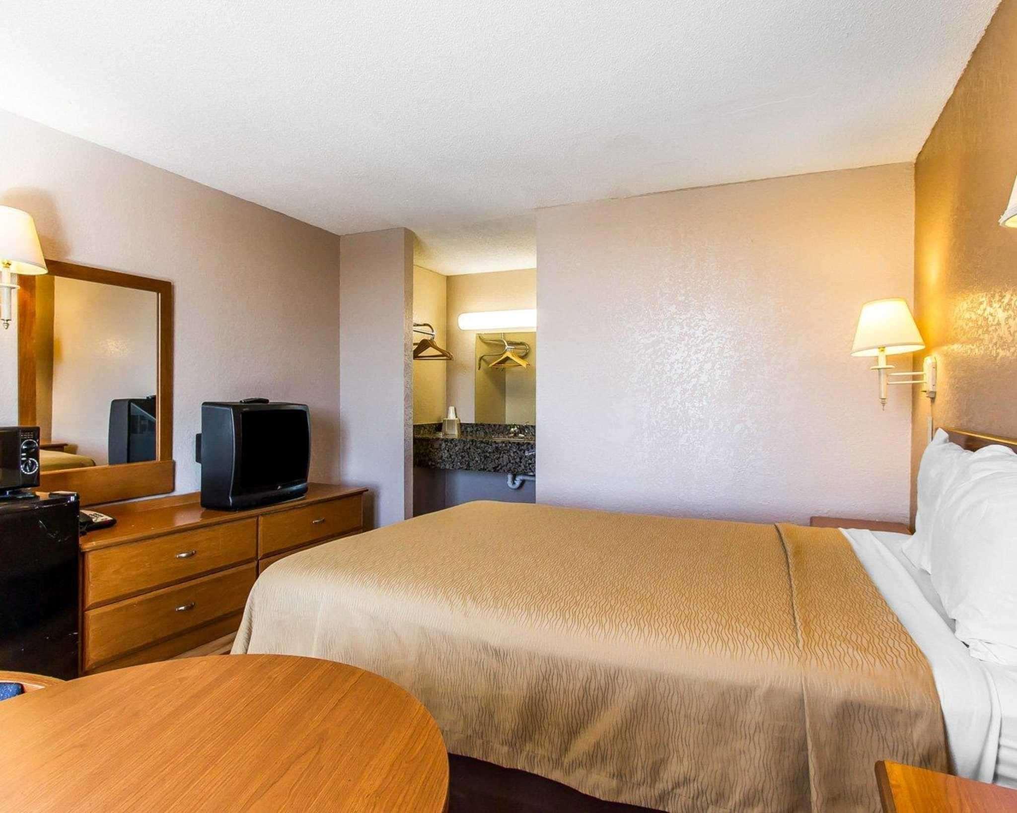 Econo Lodge Inn & Suites Near Bricktown Oklahoma City Bagian luar foto