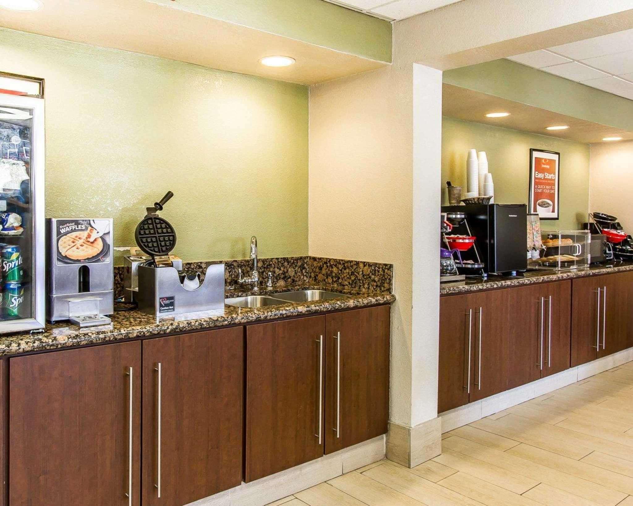 Econo Lodge Inn & Suites Near Bricktown Oklahoma City Bagian luar foto