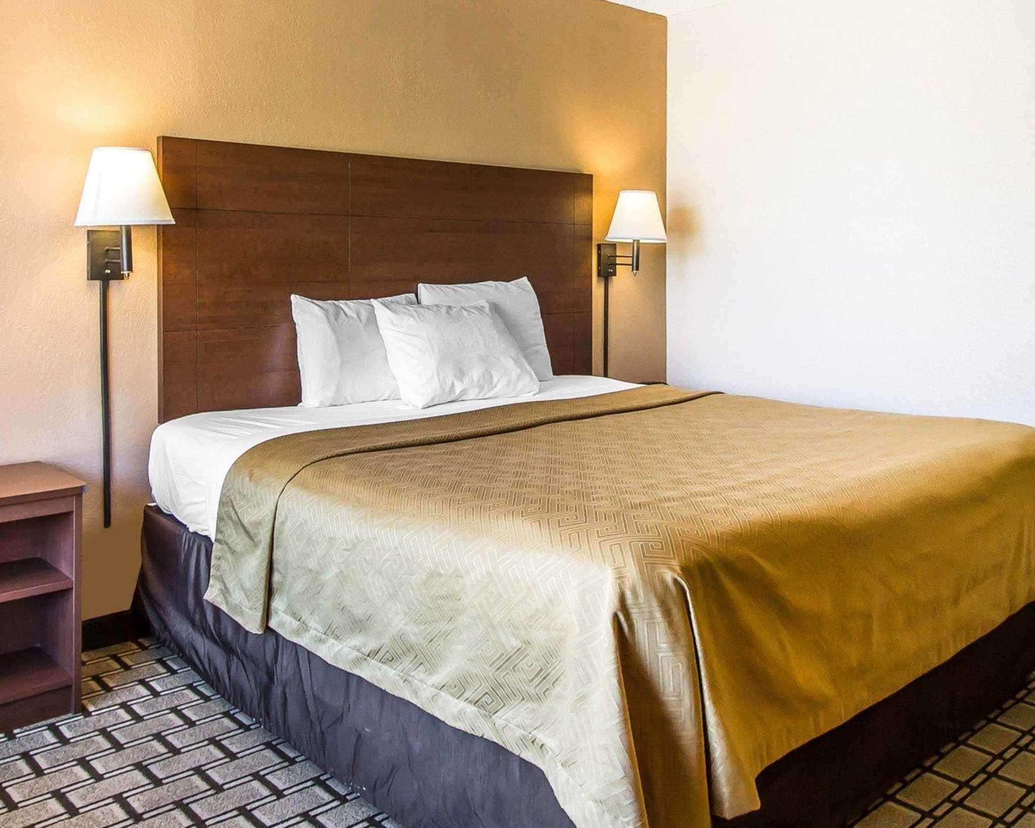Econo Lodge Inn & Suites Near Bricktown Oklahoma City Bagian luar foto