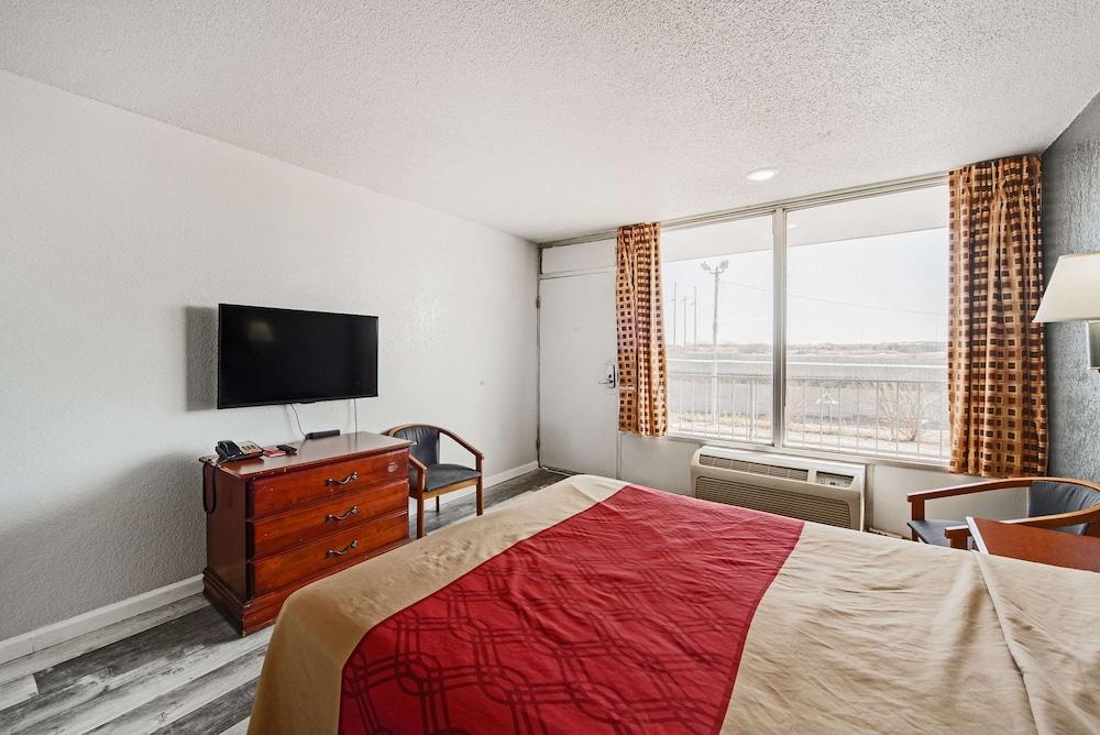 Econo Lodge Inn & Suites Near Bricktown Oklahoma City Bagian luar foto
