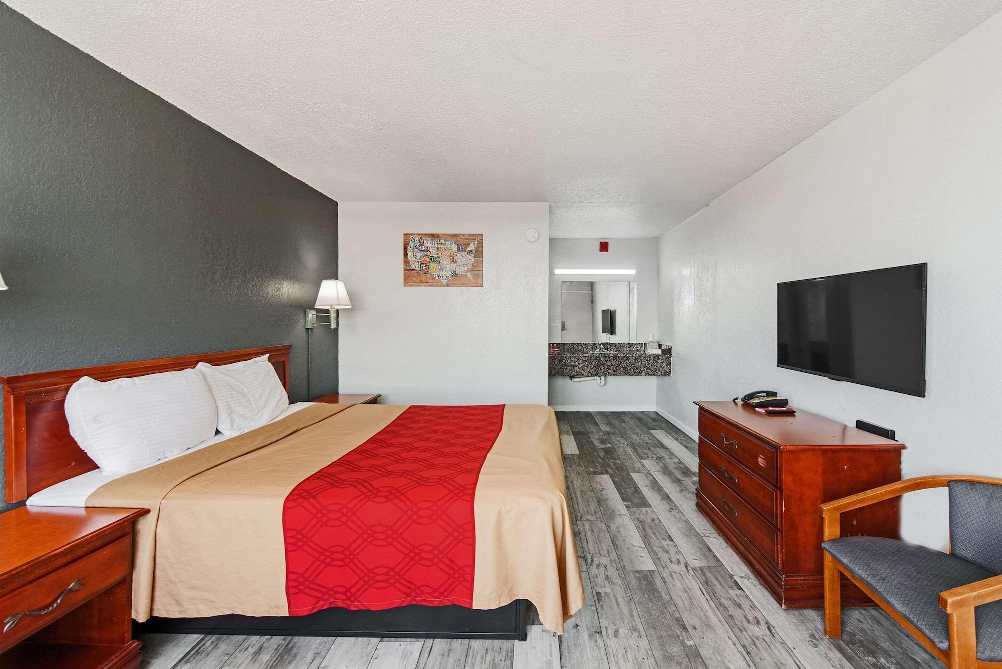 Econo Lodge Inn & Suites Near Bricktown Oklahoma City Bagian luar foto